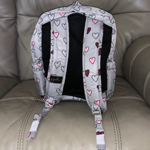 NWT Ju-Ju-Be Grey Backpack covered in Hearts - Picture 2 of 3